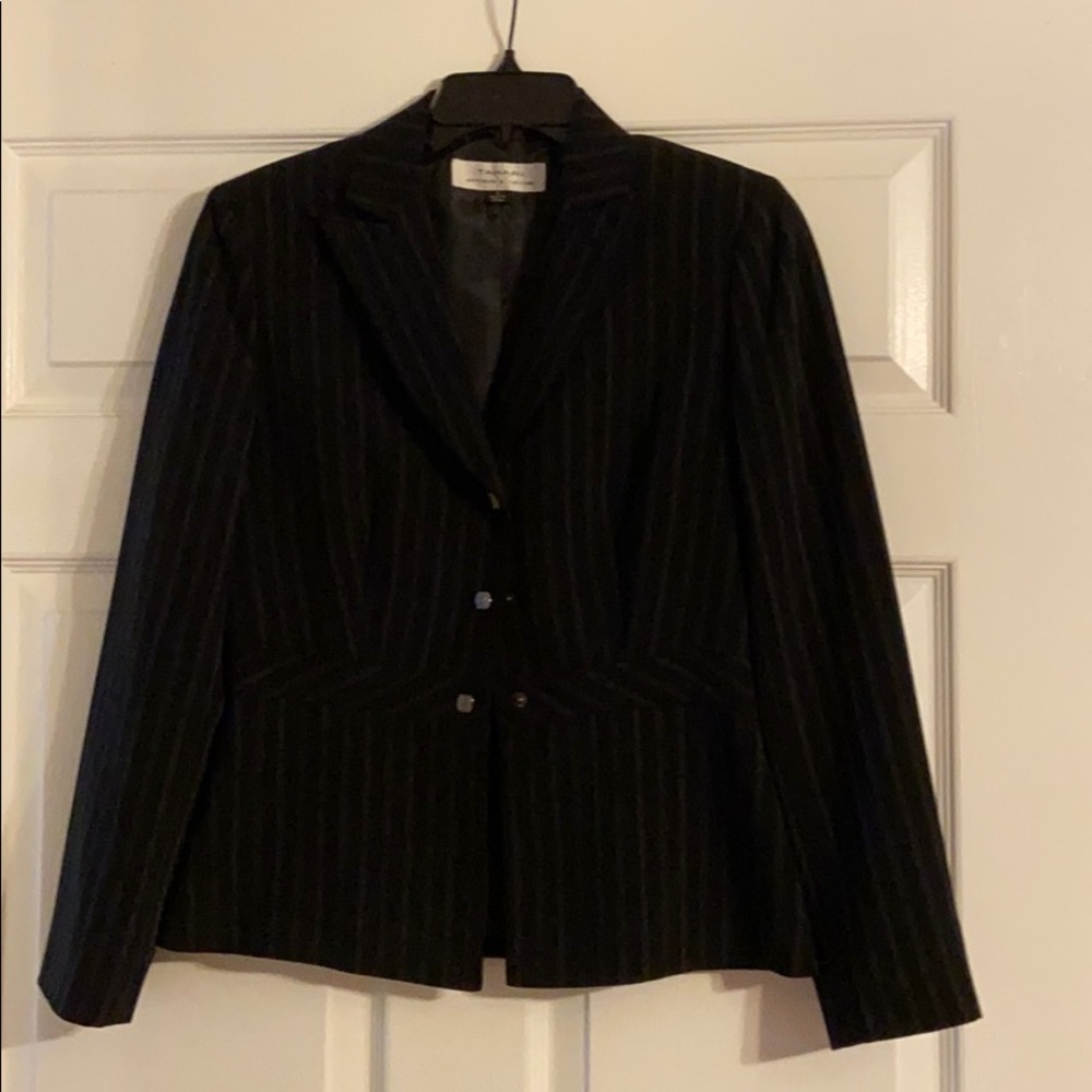 *Fully lined suite blazer**